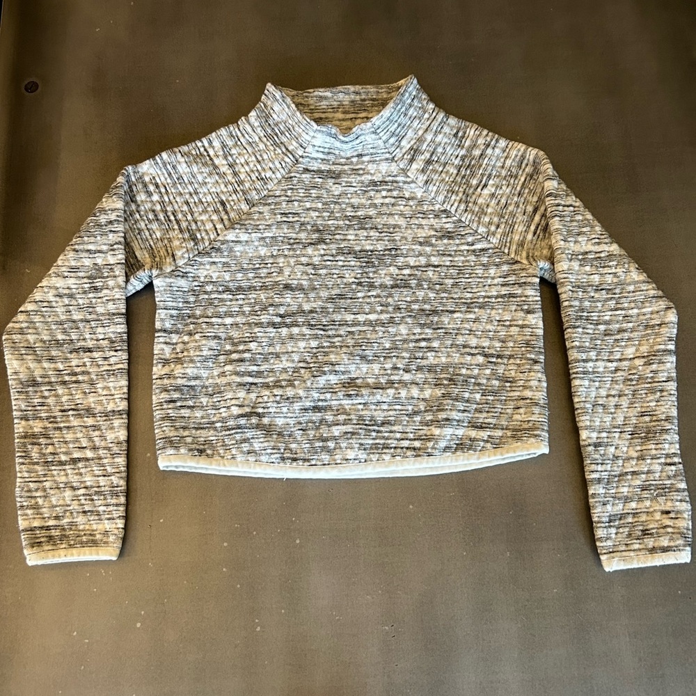 EUC Girl’s Zella Pullover Sweatshirt. Soft and cozy! Size: Girl’s Medium, 8-10.